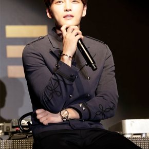 [PIC] 170908 Jaejoong sur le site du KAVE&nbsp;Mall