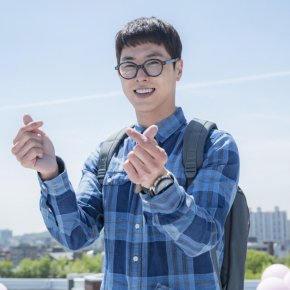 [PIC] 171026 Yunho pour &lsquo;Melo&nbsp;Holic&rsquo;