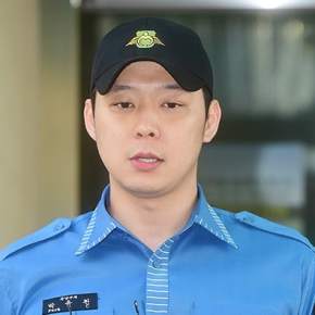 [TRAD] 171026 Yoochun – Trois des responsables pour le premier procès contre Park Yoochun condamnés à des peines de&nbsp;prison