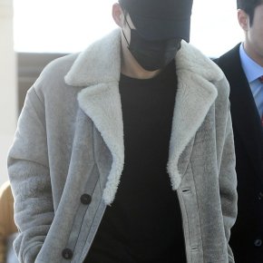 [PIC] 171118 Jaejoong à l&rsquo;aéroport d&rsquo;Incheon → Hong&nbsp;Kong