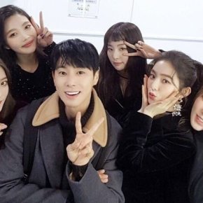 [PIC] 171208 Yunho soutient Red Velvet au Music&nbsp;Bank~