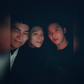 [PIC] 171217 Junsu sur l&rsquo;Instagram de &lsquo;hyunjoonkim_artist&rsquo;