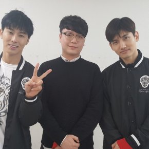 [PIC+VID] 171227 Tohoshinki sur divers comptes&nbsp;Instagram