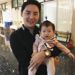 [PIC+VID] 180401 Junsu sur divers comptes&nbsp;Instagram